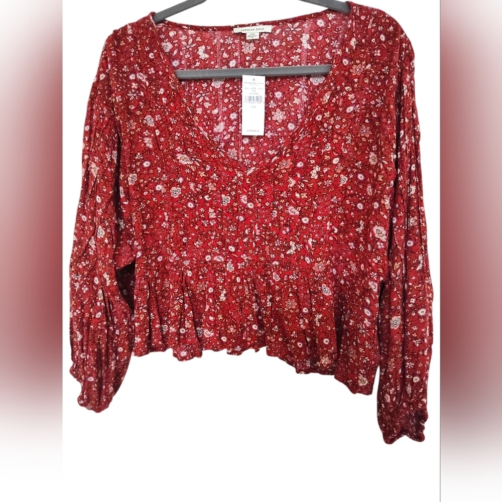 NWT American Eagle Red Floral Cropped Blouse, L